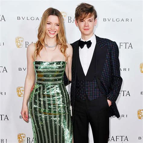 thomas brodie sangster girlfriend.